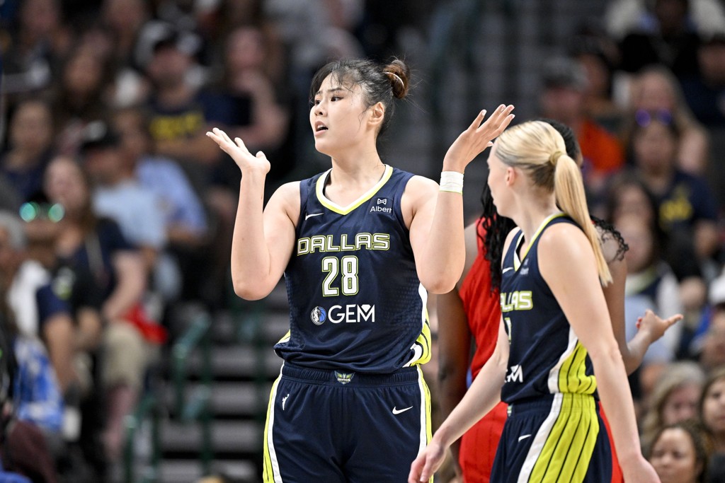 本月场均9.3板联盟第三!李月汝生涯第3、4次两双 均在本月拿到