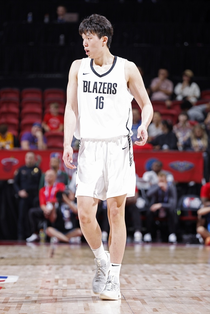 尼克-杨：姚易之后中国球员在NBA断层了 很高兴看到杨瀚森