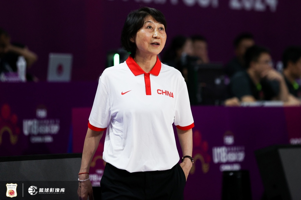 U19女篮世界杯-冉珂嘉9分 中国队半场37-68落后美国队31分
